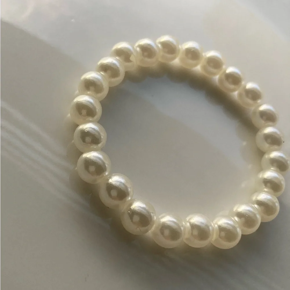 Exquisitely Delicate Freshwater Vintage & Simply Style Pearl Bracelet - Picture 4 of 11